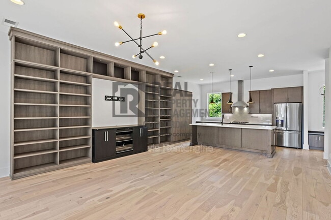 Building Photo - 1242 2nd Ave S