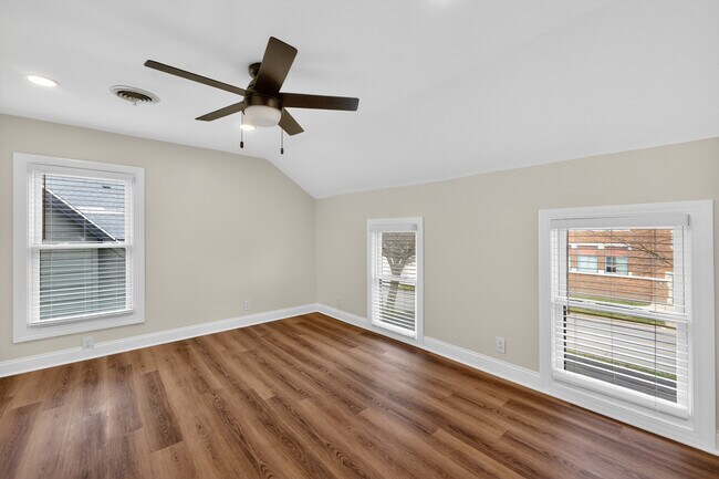 Building Photo - 305 W Exchange St