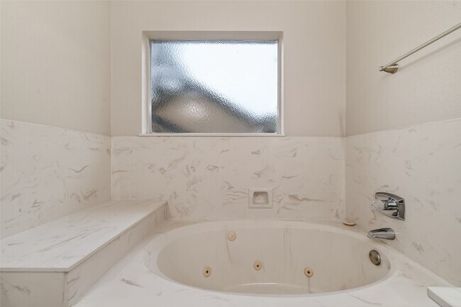 Building Photo - 11818 Snowberry Dr