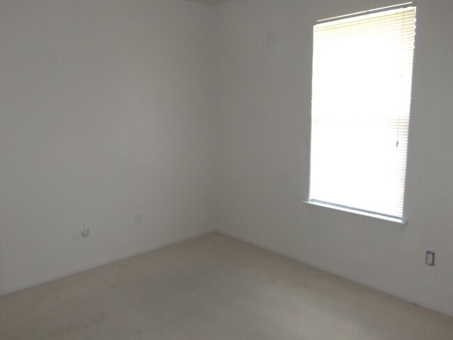 Building Photo - 4201 Windwood Dr