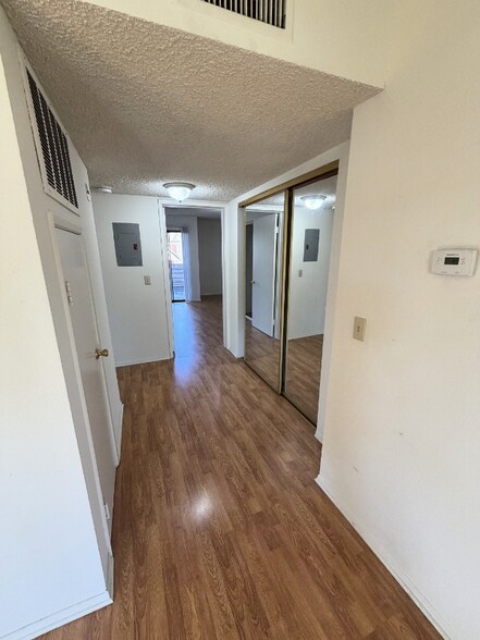 Building Photo - 503 S Adams St