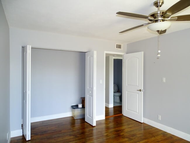 Building Photo - 2200 Springdale Blvd