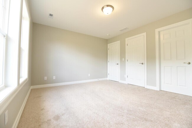 Building Photo - 1750 Meadowlark Ln