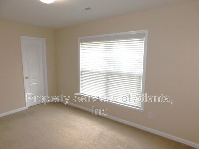 Building Photo - 3543 Aberdeen Way