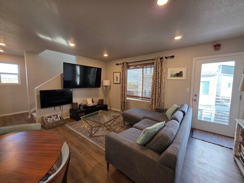 Building Photo - 6075 Notch Top Way