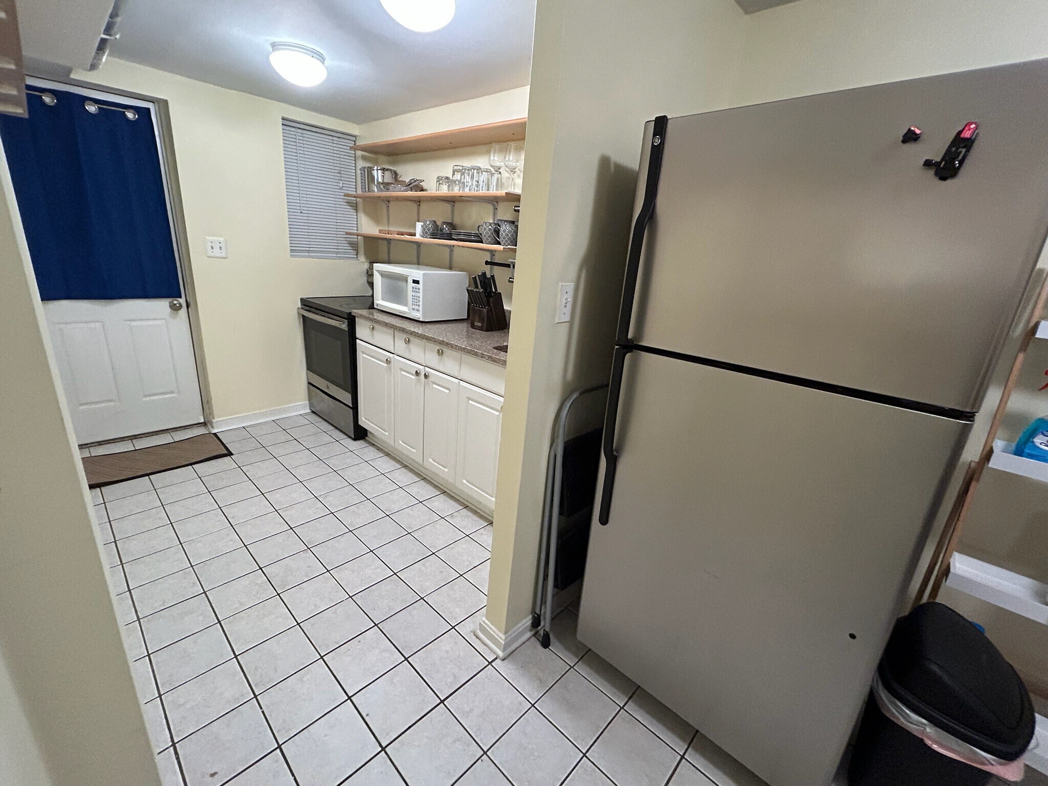 Building Photo - 2422 Observatory Pl NW