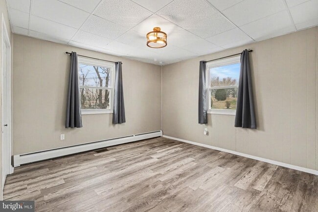 Building Photo - 5885 Avis Ln