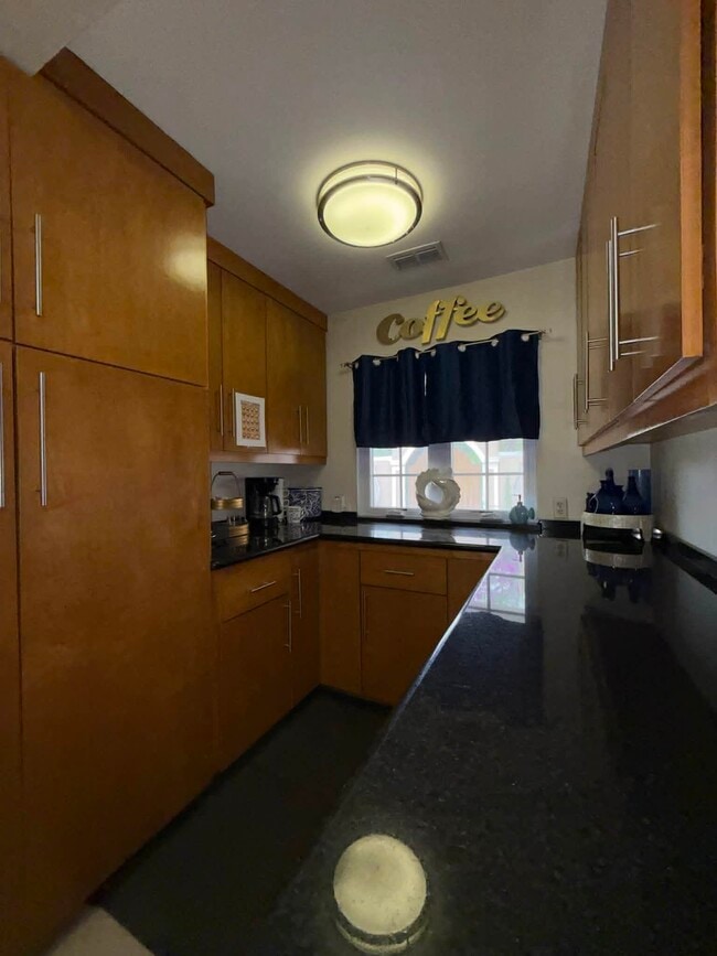 Building Photo - 3110 Jacaranda Dr