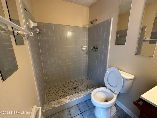 Building Photo - 1127 Cove Landing Dr