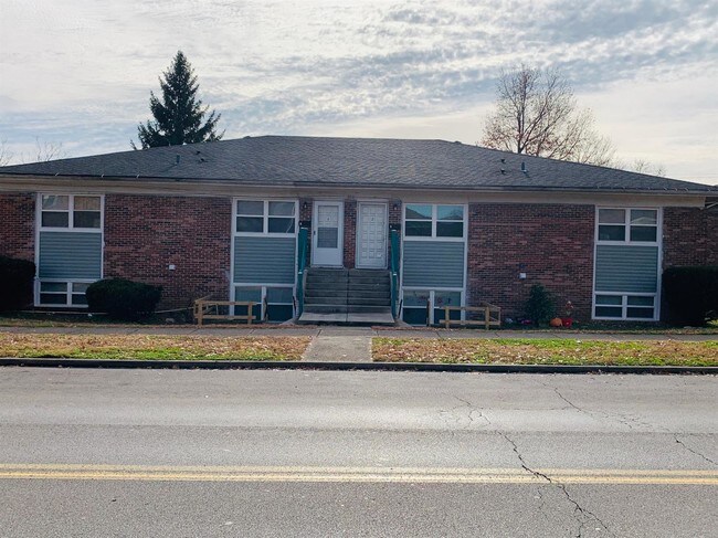 Building Photo - 384 Redding Rd