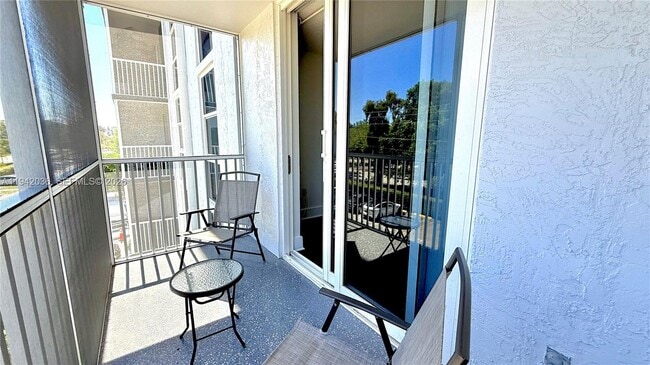 Building Photo - 16950 W Dixie Hwy