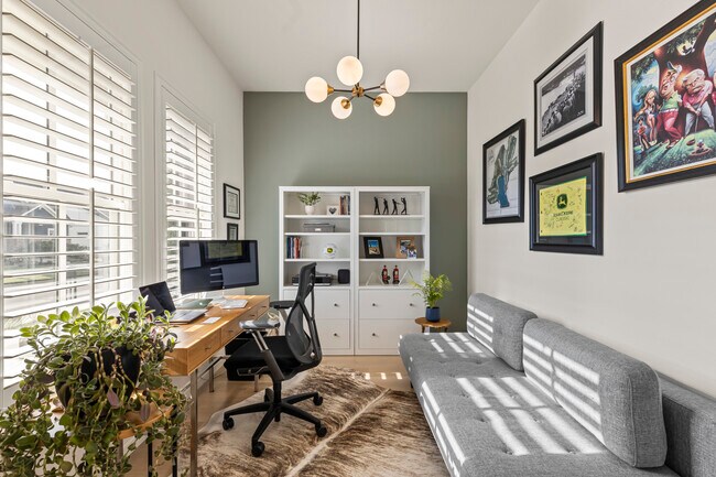 Building Photo - 1901 Plaza District Dr