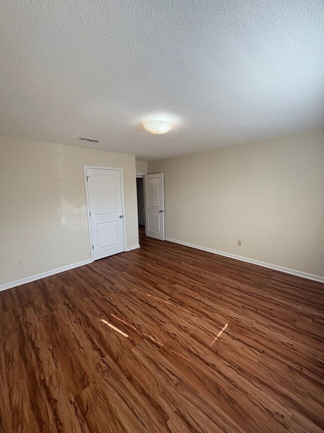 Building Photo - 5101A N. Moore Lane