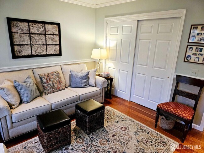 Building Photo - 663 Yorktown Ln