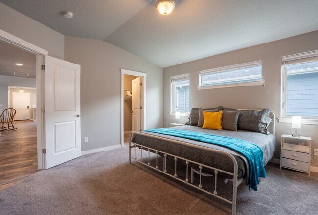 Building Photo - 6529 N Descartes Dr