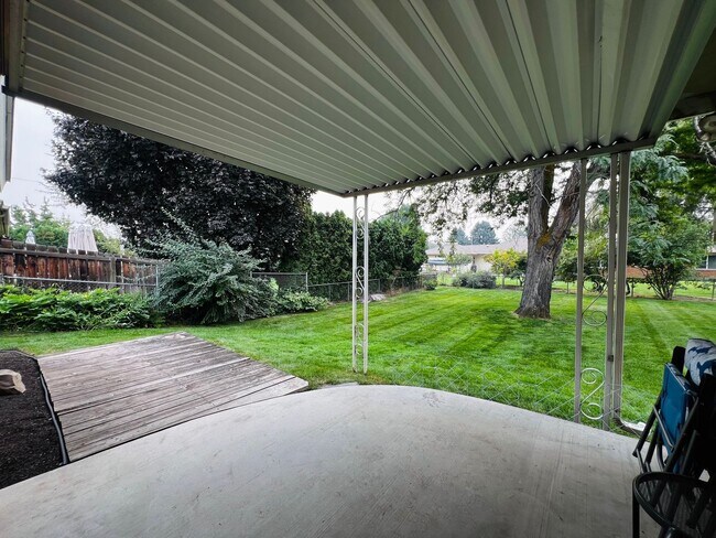 Building Photo - Non-Refundable & Security Deposit Total: $...