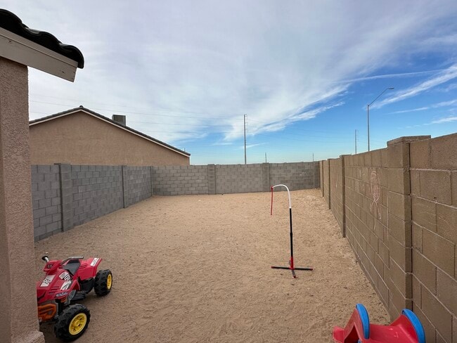 Building Photo - 3621 S Desert Sky Dr