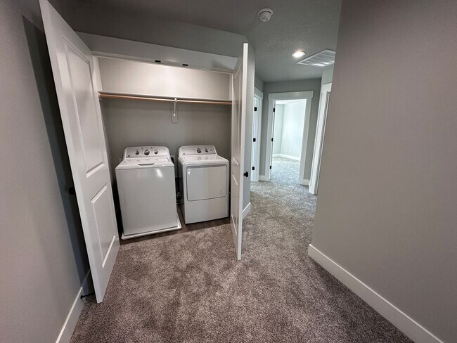 Building Photo - 176