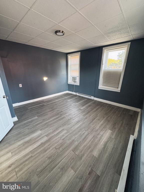 Building Photo - 13 E Water St