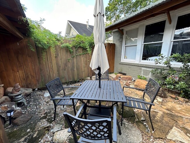 Building Photo - 1322 Harvard St