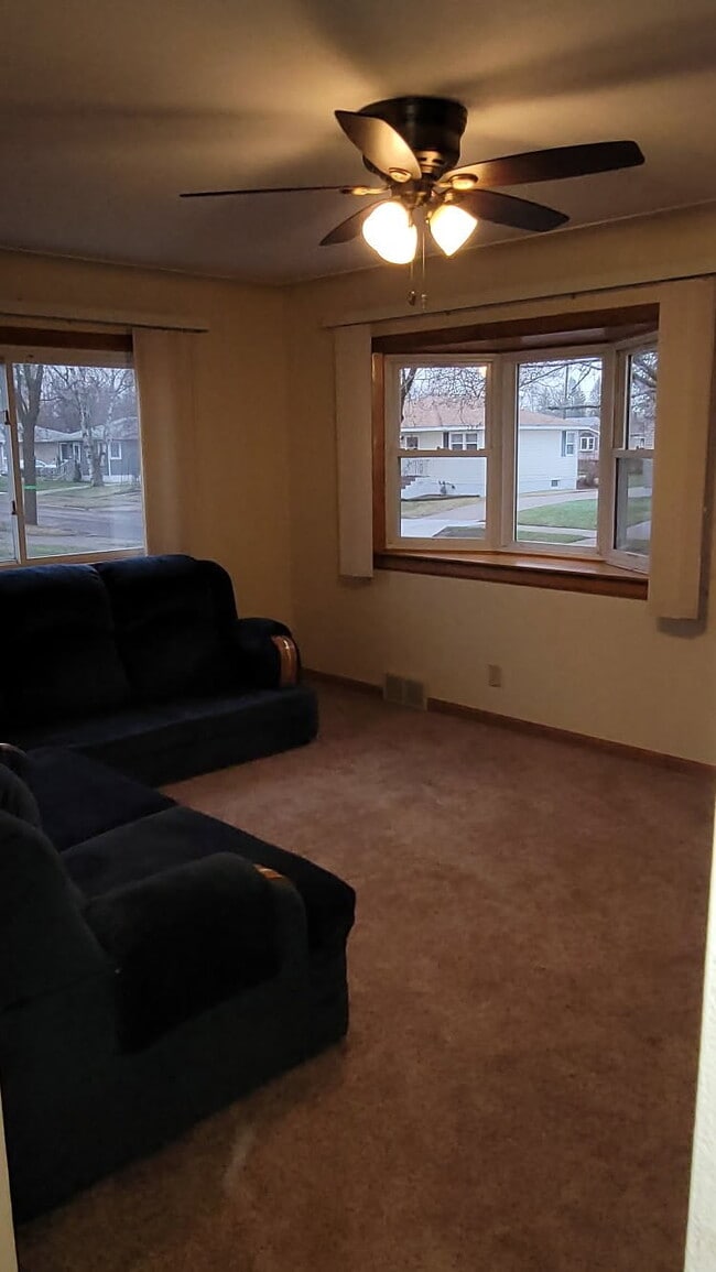 Building Photo - Koschak Properties