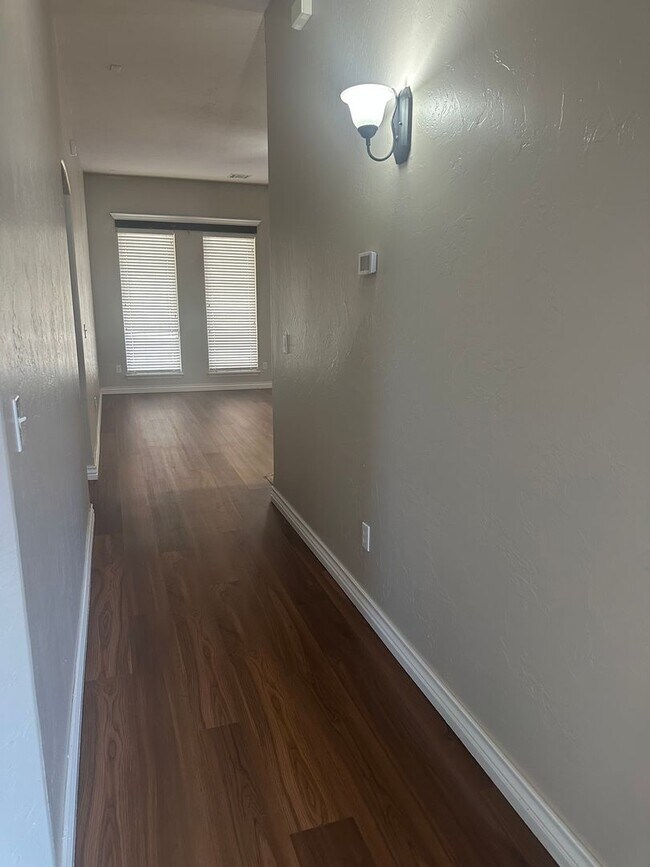 Building Photo - Home in Gated Community also In Deer Creek Schools