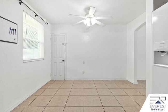 Building Photo - 618 S Lanvale Ave