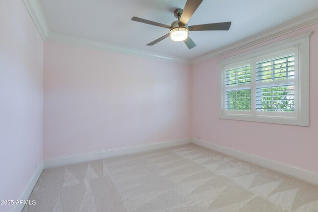 Building Photo - 4302 E Whitton Ave