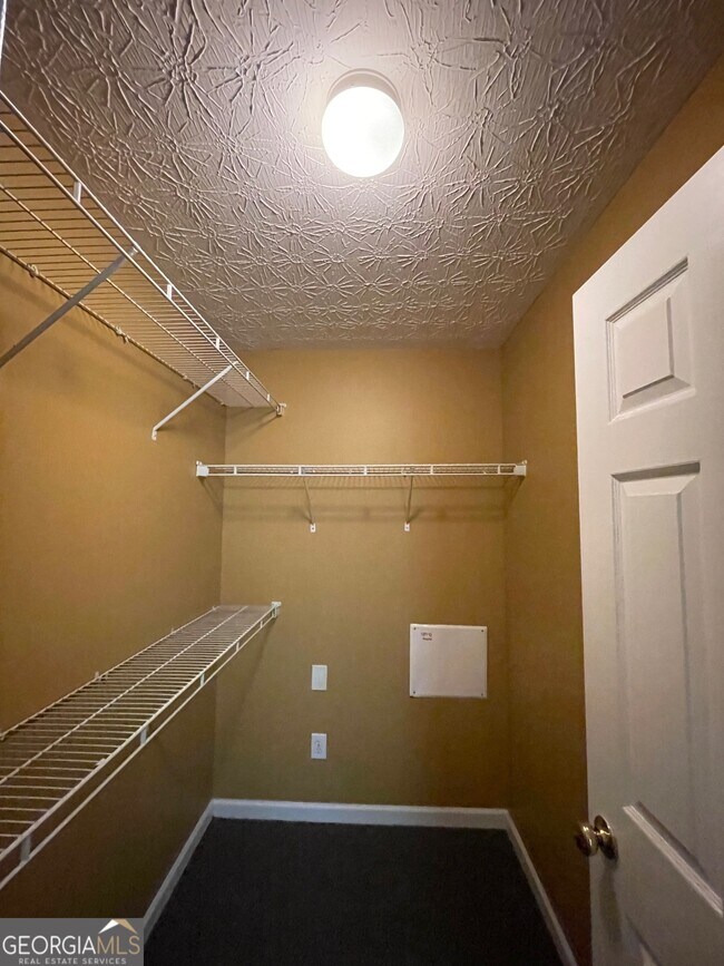 Building Photo - 363 Arrowhead Dr