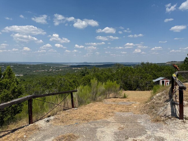 Building Photo - NEW ON MARKET