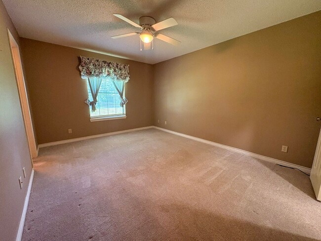 Building Photo - COMING SOON! 3 Bed 2 Bath on 2 Acres in Bullard!