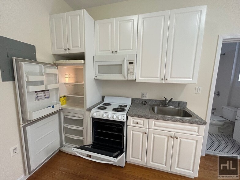 Building Photo - WEST 72 STREET