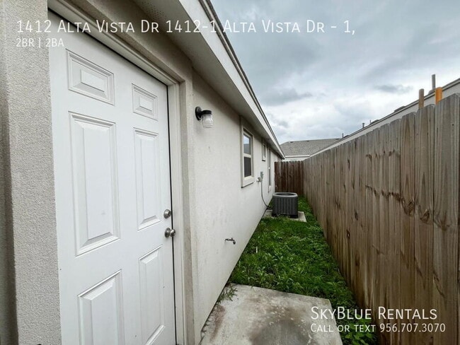 Building Photo - 1412 Alta Vista Dr