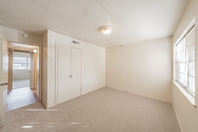 Building Photo - Updated Two Bedroom and One and Half Bathrooms apartment upstairs in the Cultural District!