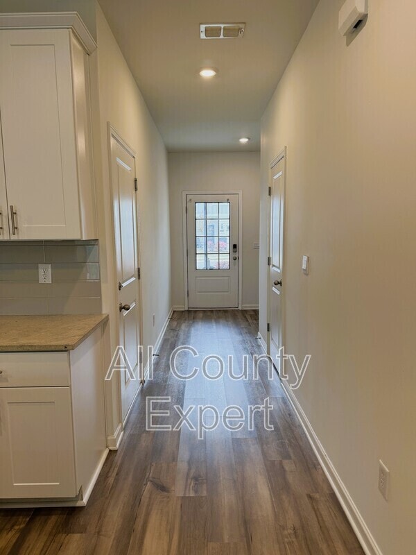 Building Photo - 5190 Glade Park Dr