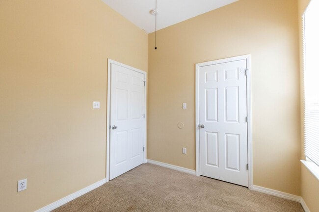 Building Photo - Cute 3 Bedroom home