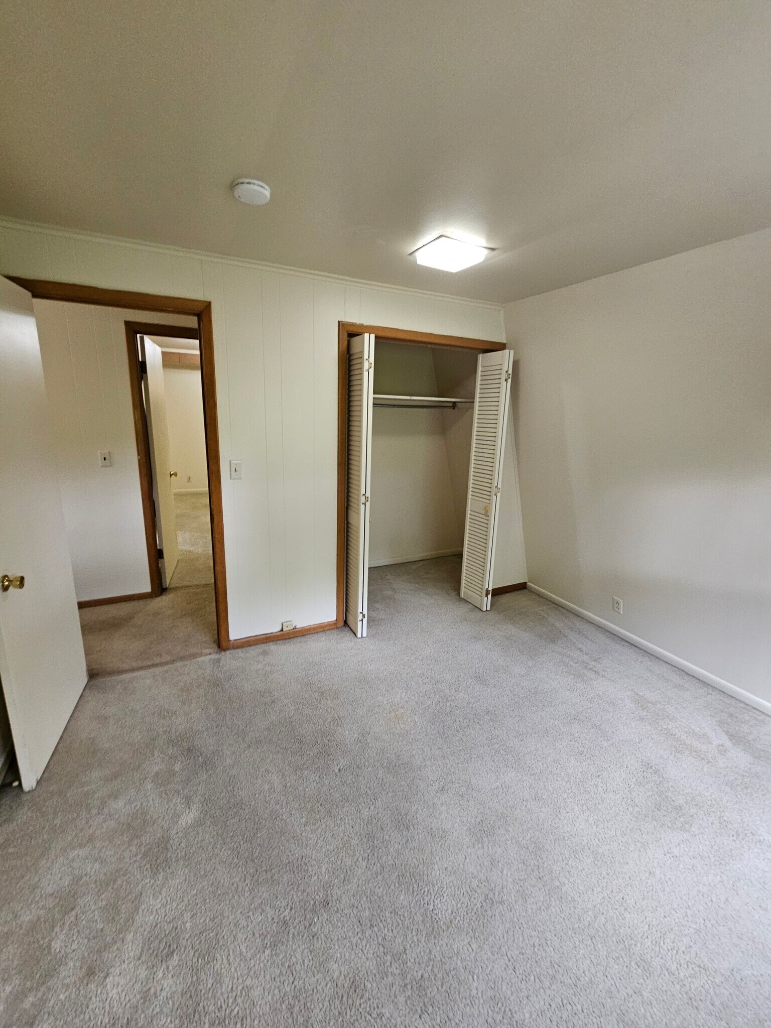 Building Photo - 2740 University Ave