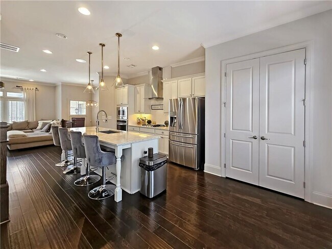 Building Photo - 2142 Coventry Dr