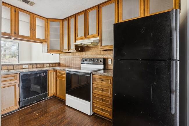 Building Photo - 324 Olive St