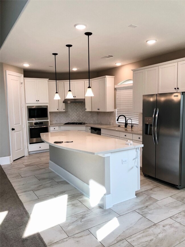 Building Photo - 520 Pedernales St