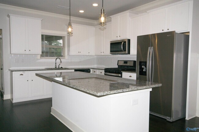 Building Photo - 12 Silky Oak Cir SW