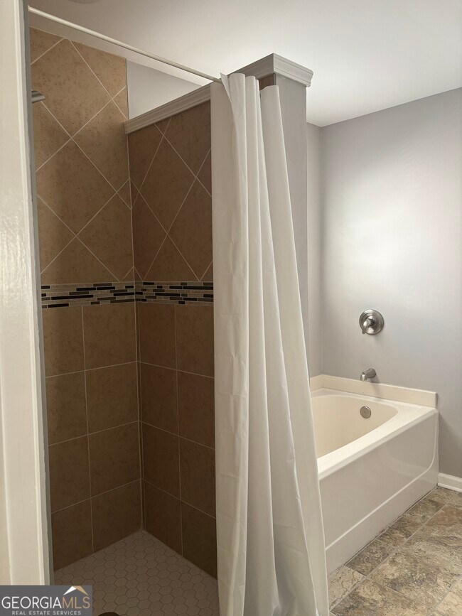 Building Photo - 7742 Parkside Dr