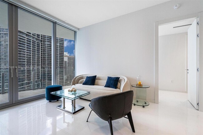 Building Photo - 300 Biscayne Blvd Way