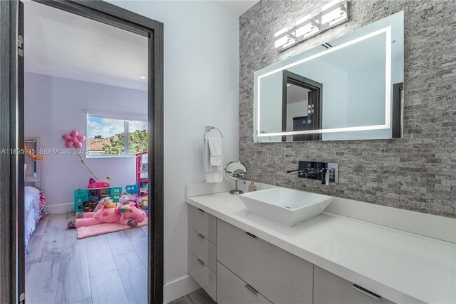 Building Photo - 11531 SW 93rd St