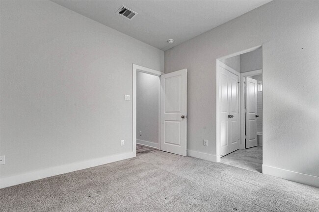 Building Photo - 4677 Bellfort Ave