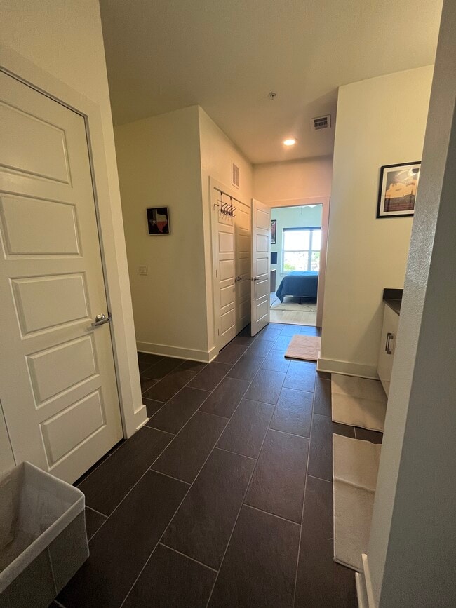 Building Photo - 6444 Burnet Rd