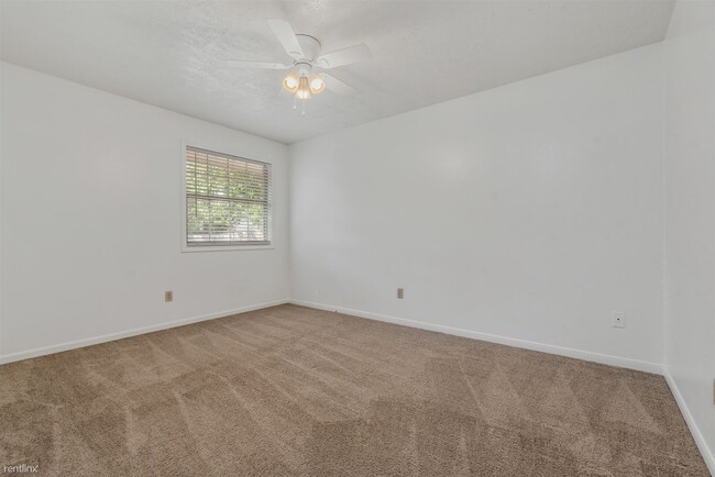 Building Photo - 3 br, 2 bath House - 1208 Bayou Woods Dr 1...