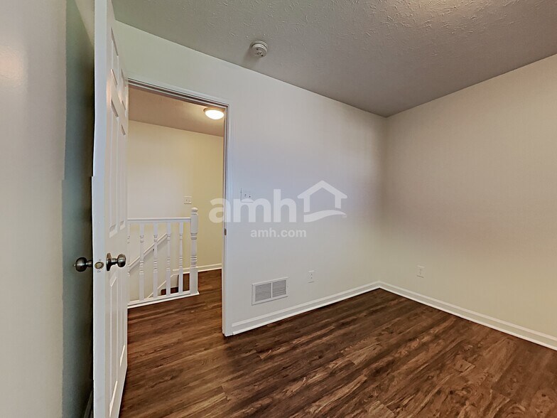 Building Photo - 4874 Oakton Way