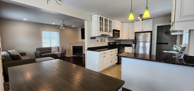 Building Photo - 1831 S Cumberland Ave