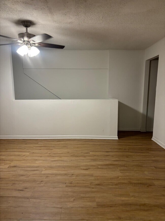 Building Photo - 4311 Ashland Dr